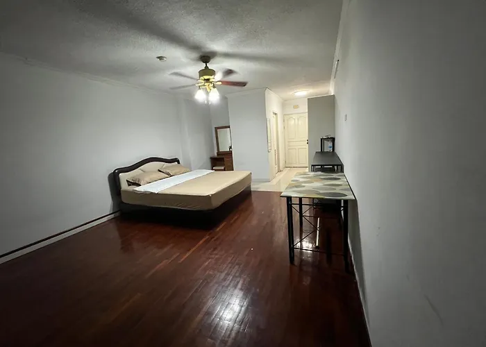 Srivara Rachada Apartment Bangkok