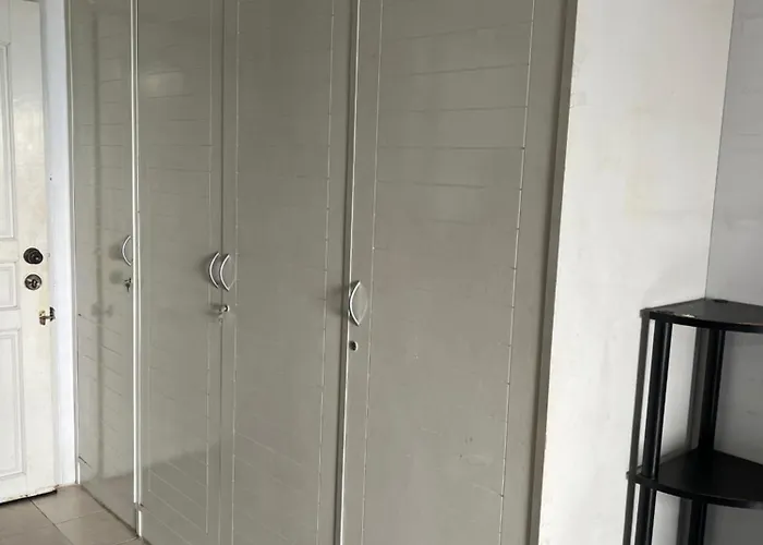 Srivara Rachada Apartment